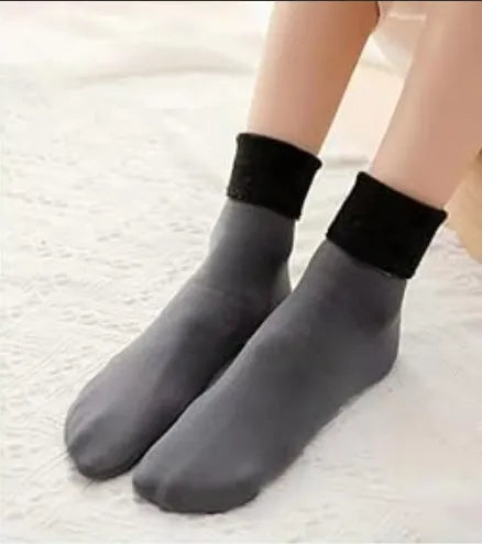 5 pairs of thick fleece-lined. warm.  snow socks
