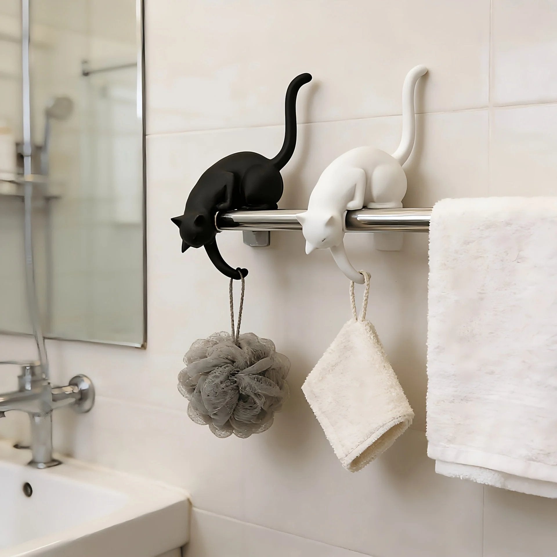 Nur weiße Katze